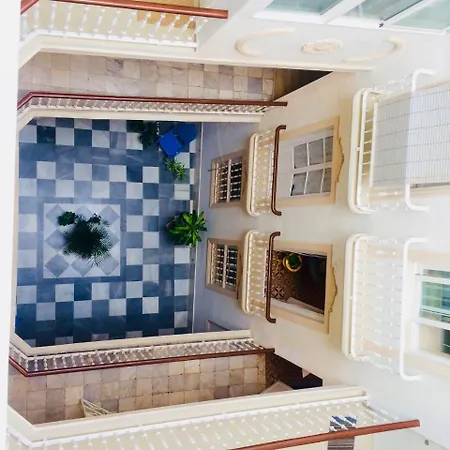 Pension Cadiz קדיז